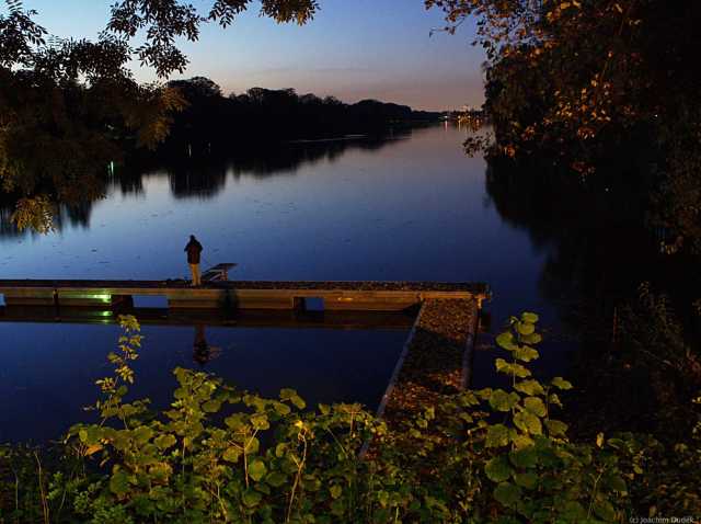 Regattabahn Duisburg, Angler bei Nachtangeln