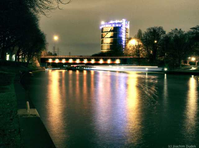 Oberhausen-Gasometer am Rhein-Herne-Kanal
