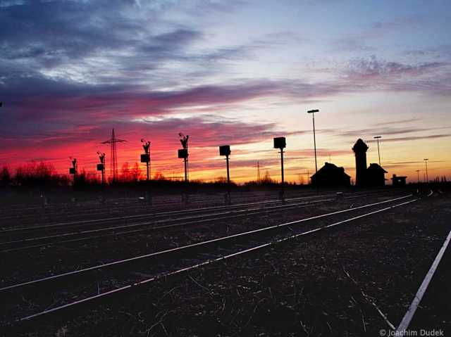 Bahngelände Sonnenaufgang 10.12.2016