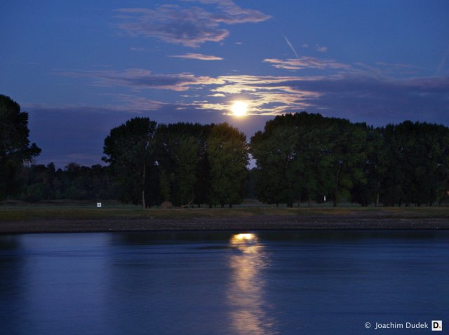 Monduntergang Rheinkilometer 775