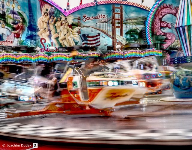 Karussell auf dem Volksfest